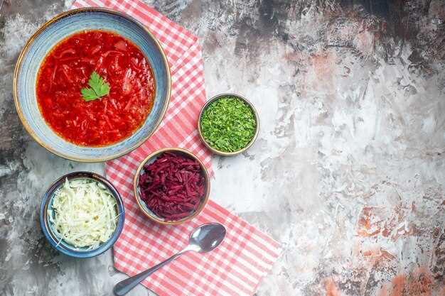 Подготовка мяса и овощей: очистка, нарезка, бланширование