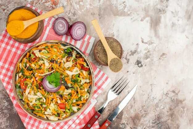 Диетический салат с заменой колбасы на индейку и оливками