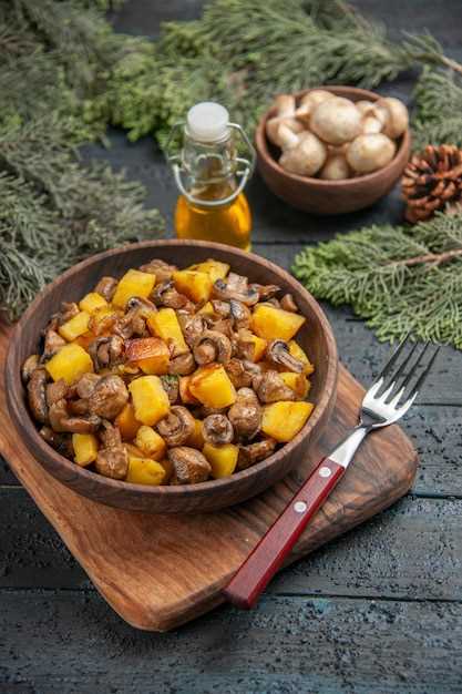 Салат «Курица с ананасами и грибами» на праздничный стол