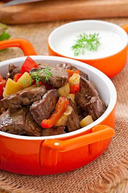 Тушёная свиная печень с овощами: вкусный рецепт для семейного обеда