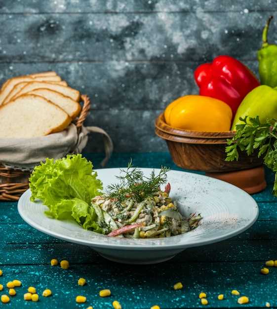 Добавление специй и зелени для усиления вкуса